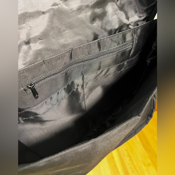 Met Museum messenger bag- unisex - Picture 3 of 5